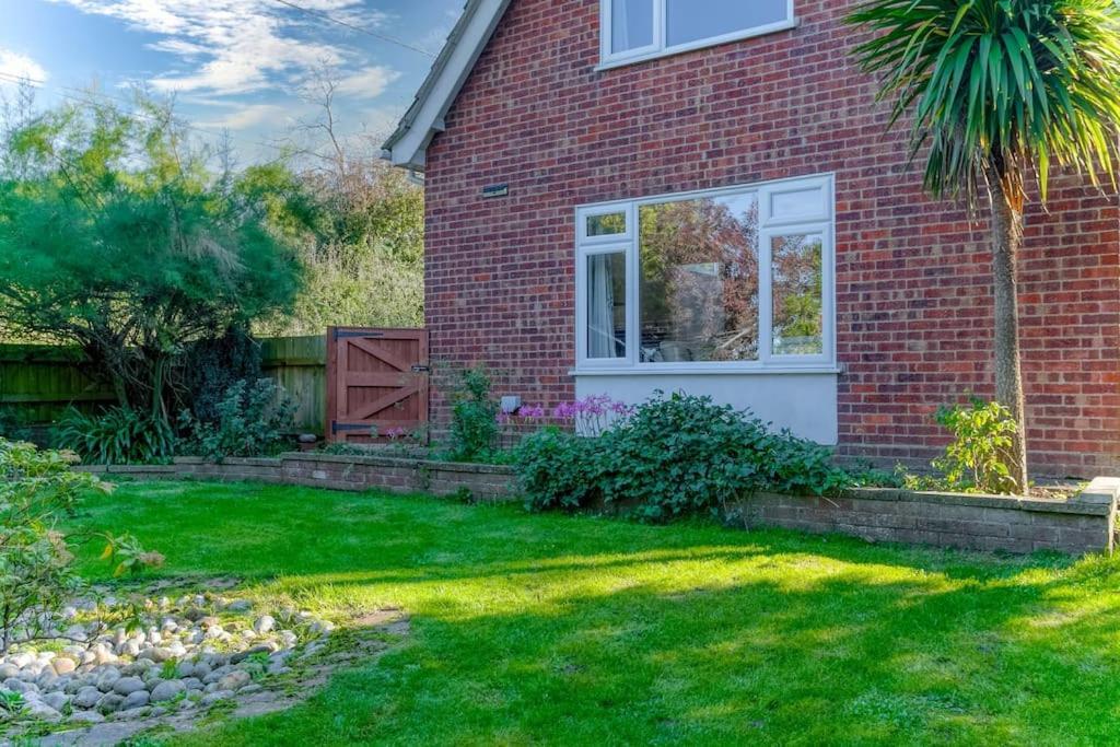 Coastal House Near Surfing Beach - East Runton Crabpot Cottages Cromer Exterior foto